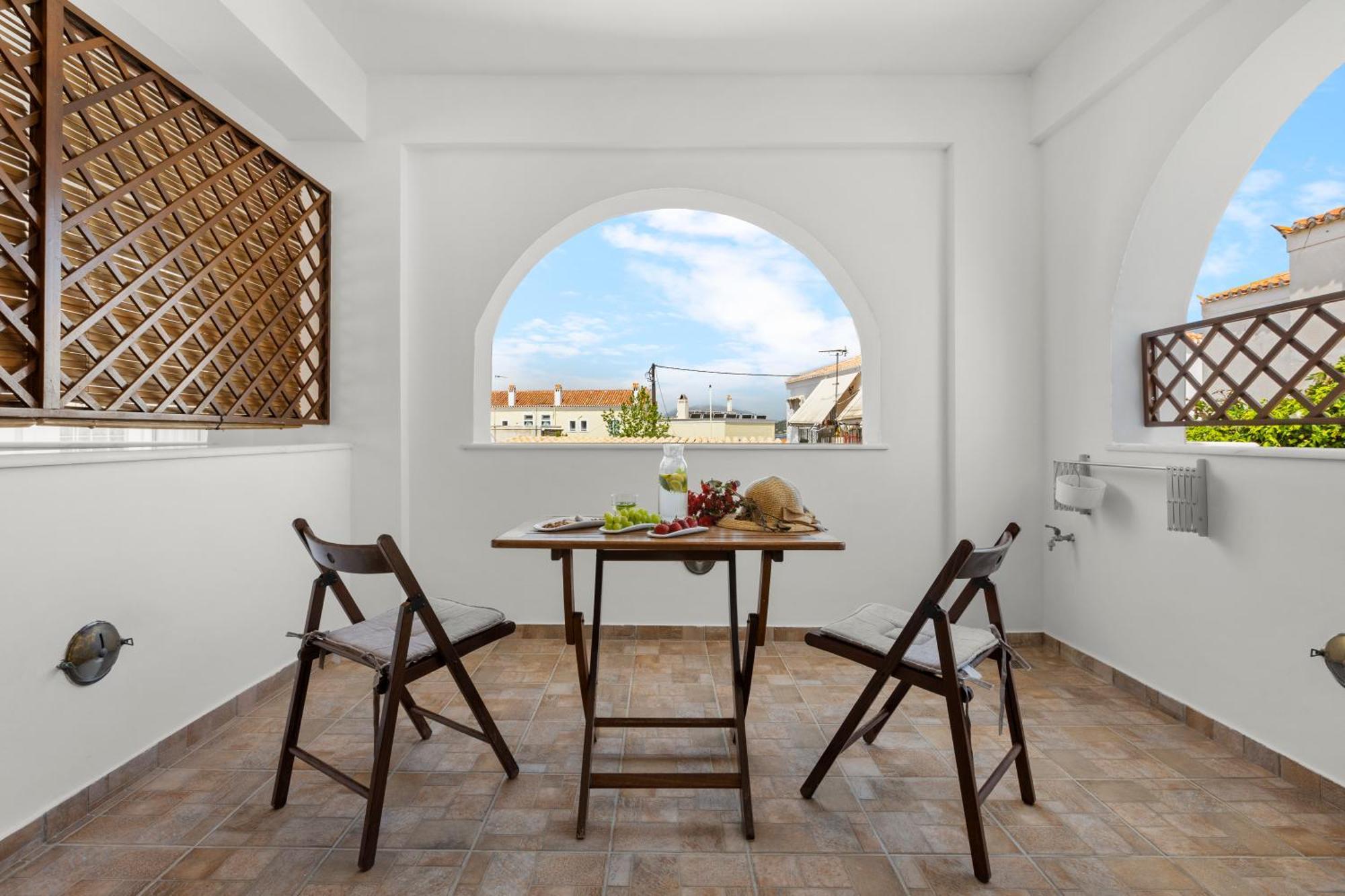 Spetses Center Comfy Apartment ภายนอก รูปภาพ