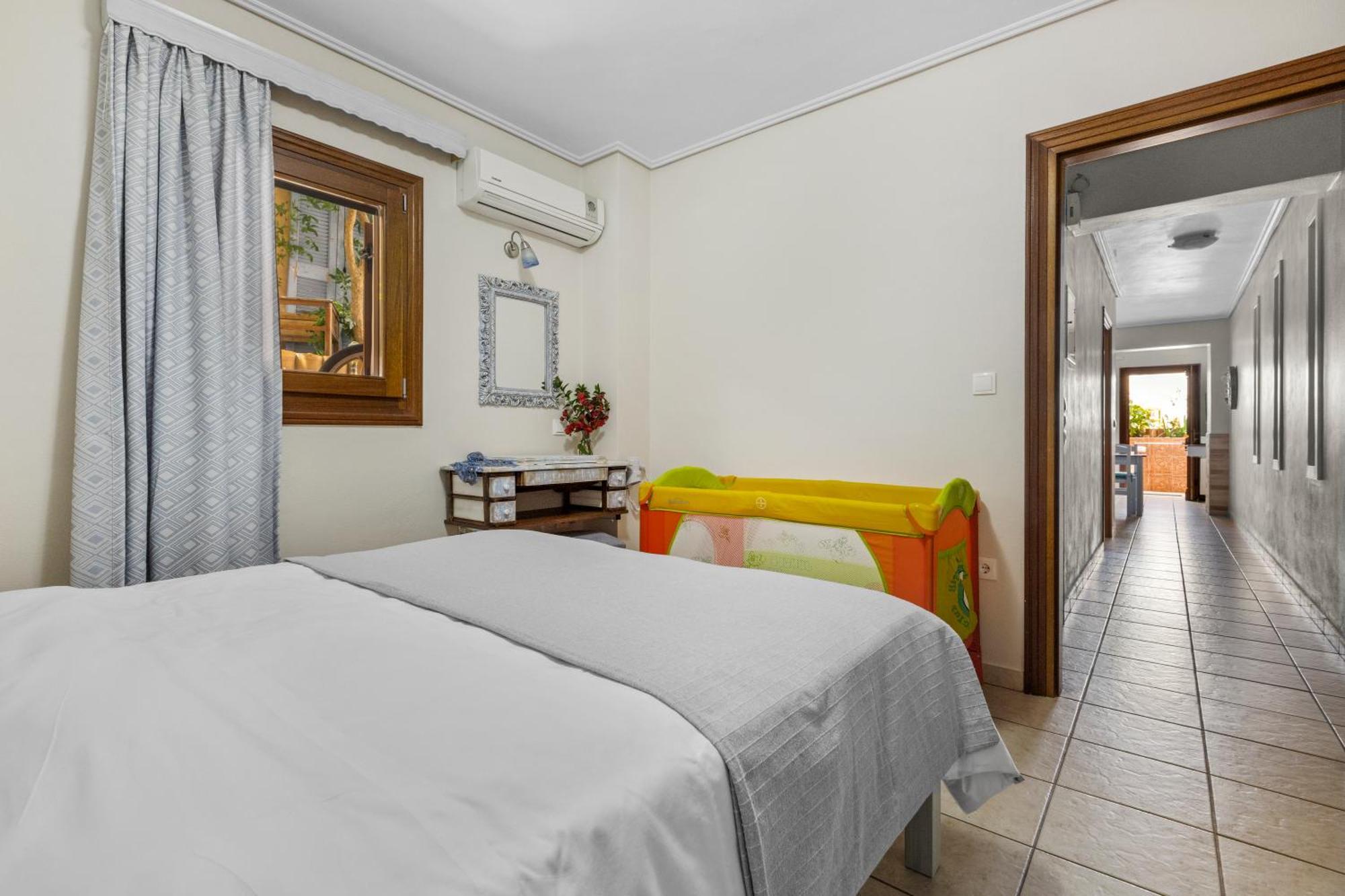 Spetses Center Comfy Apartment ภายนอก รูปภาพ