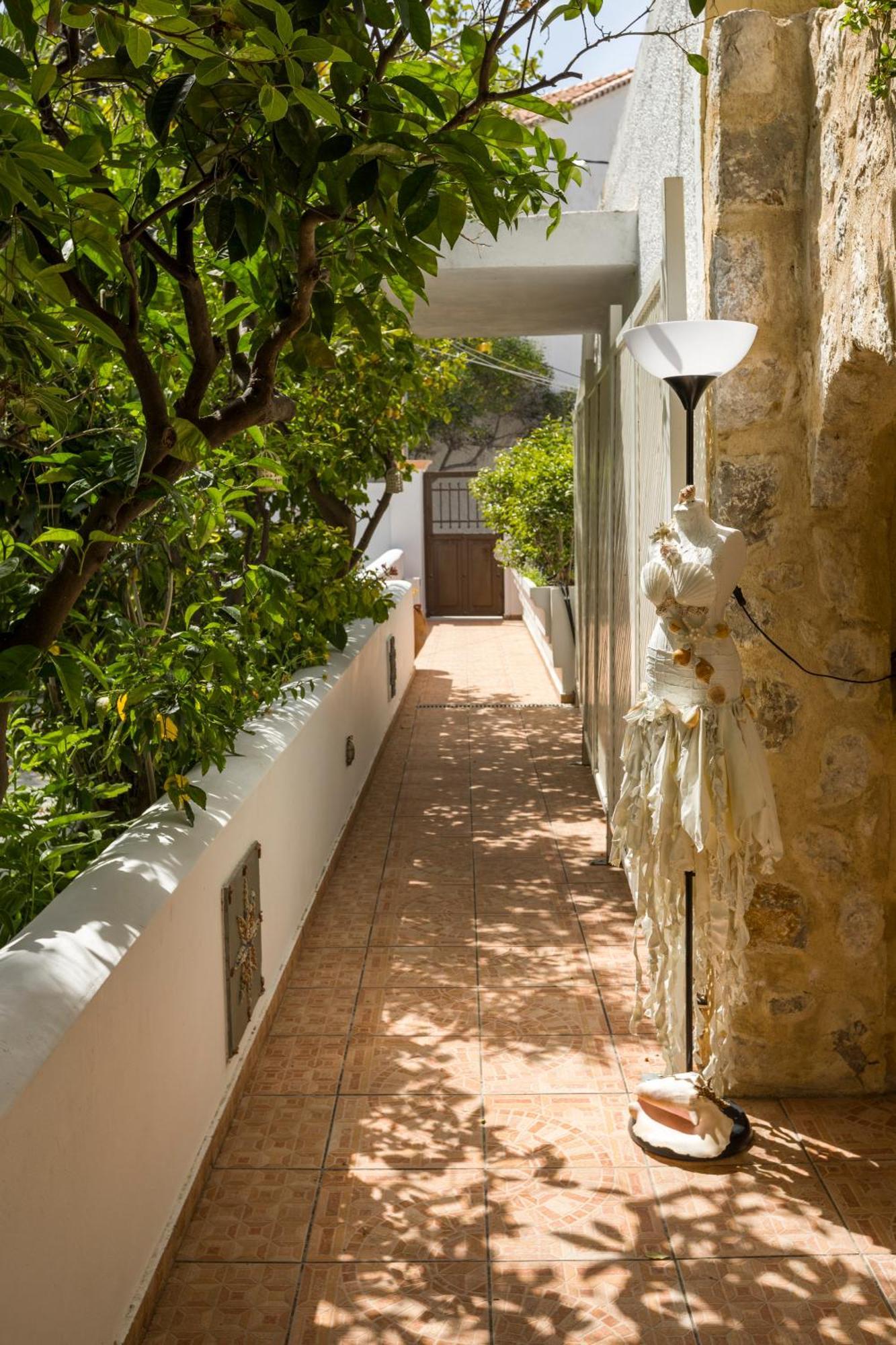 Spetses Center Comfy Apartment ภายนอก รูปภาพ