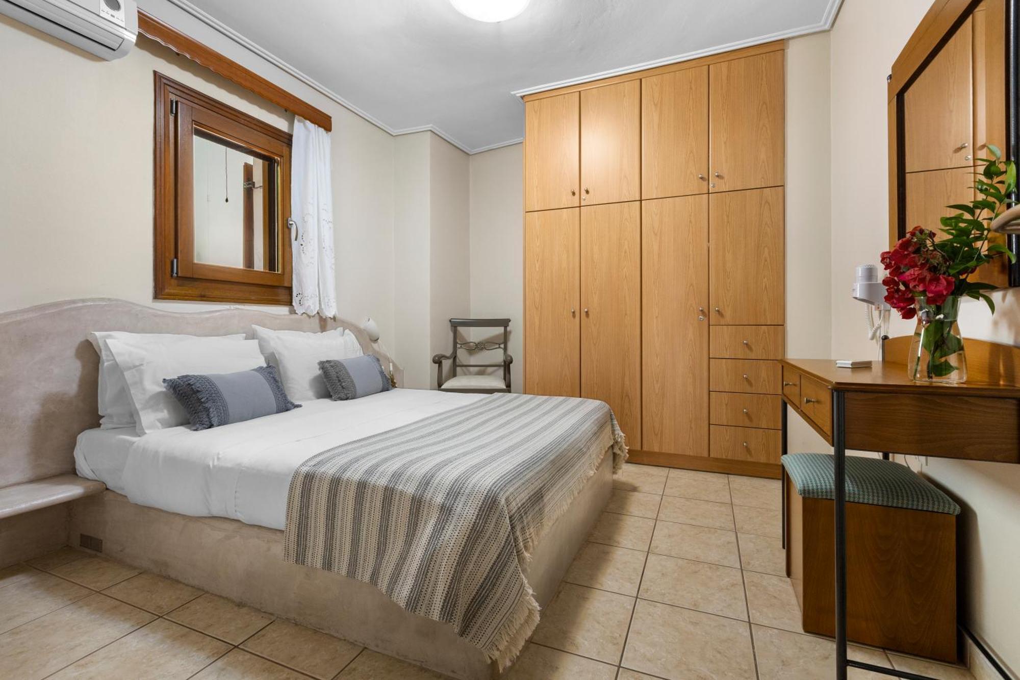 Spetses Center Comfy Apartment ภายนอก รูปภาพ